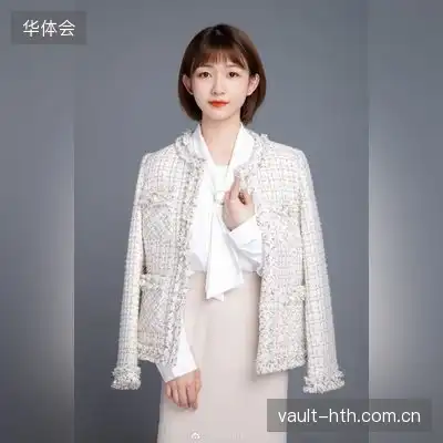 罗英